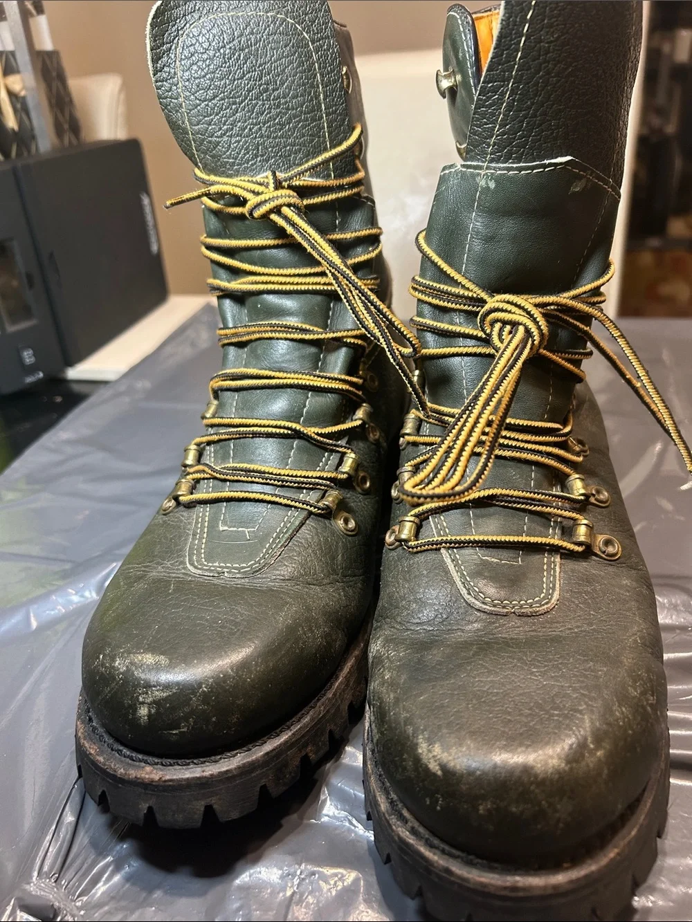Herman Survivor Vintage Logging Boot -Dark Green Leather Lace-Up Work Boots
